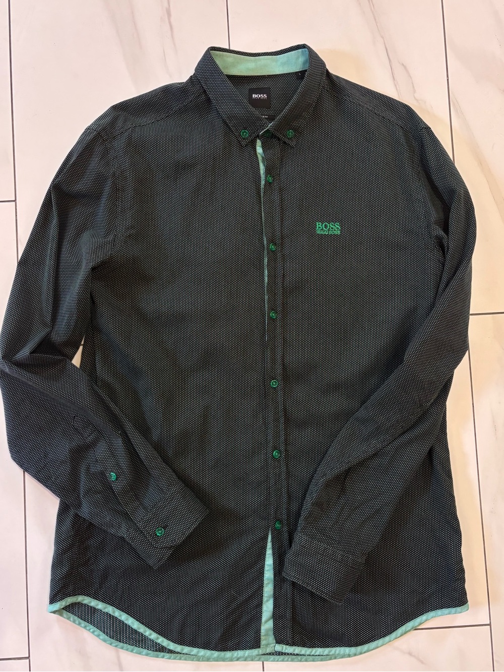Hugo Boss regular fit Dress Shirt size large - like new!
